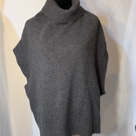 BCBGMAXAZRIA Knit Poncho Sweater Gray - Picture 3 of 13